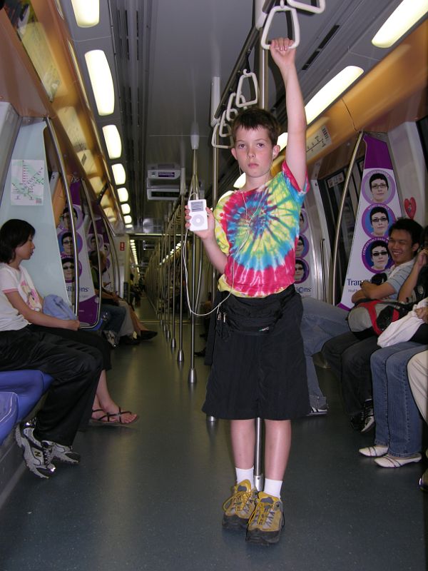 Singapore 04 01 Spotless Subway System